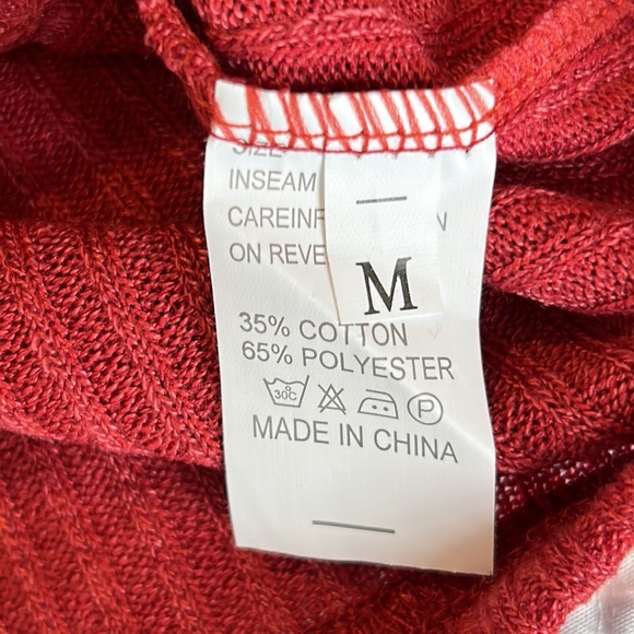 Red Turtleneck Sweater With Gold Buttons on Long Sleeves Size Medium - Picture 4 of 5